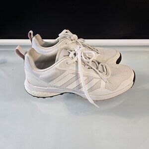 Adidas Zoysia Boost Spikless Golf Shoes White Wonder Taupe Womens 8.5 (GV9396)